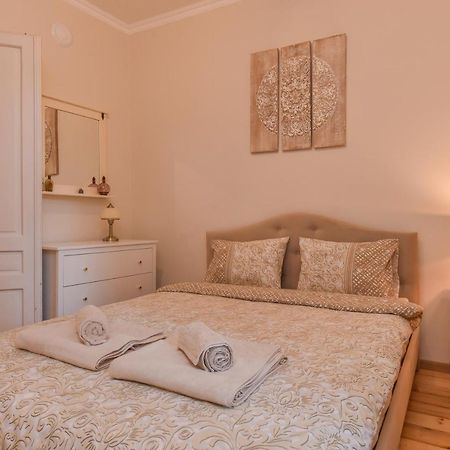 Spacious Vintage 2Br, 2Bath Apartment By Flat Mаnager Sofia Exterior foto