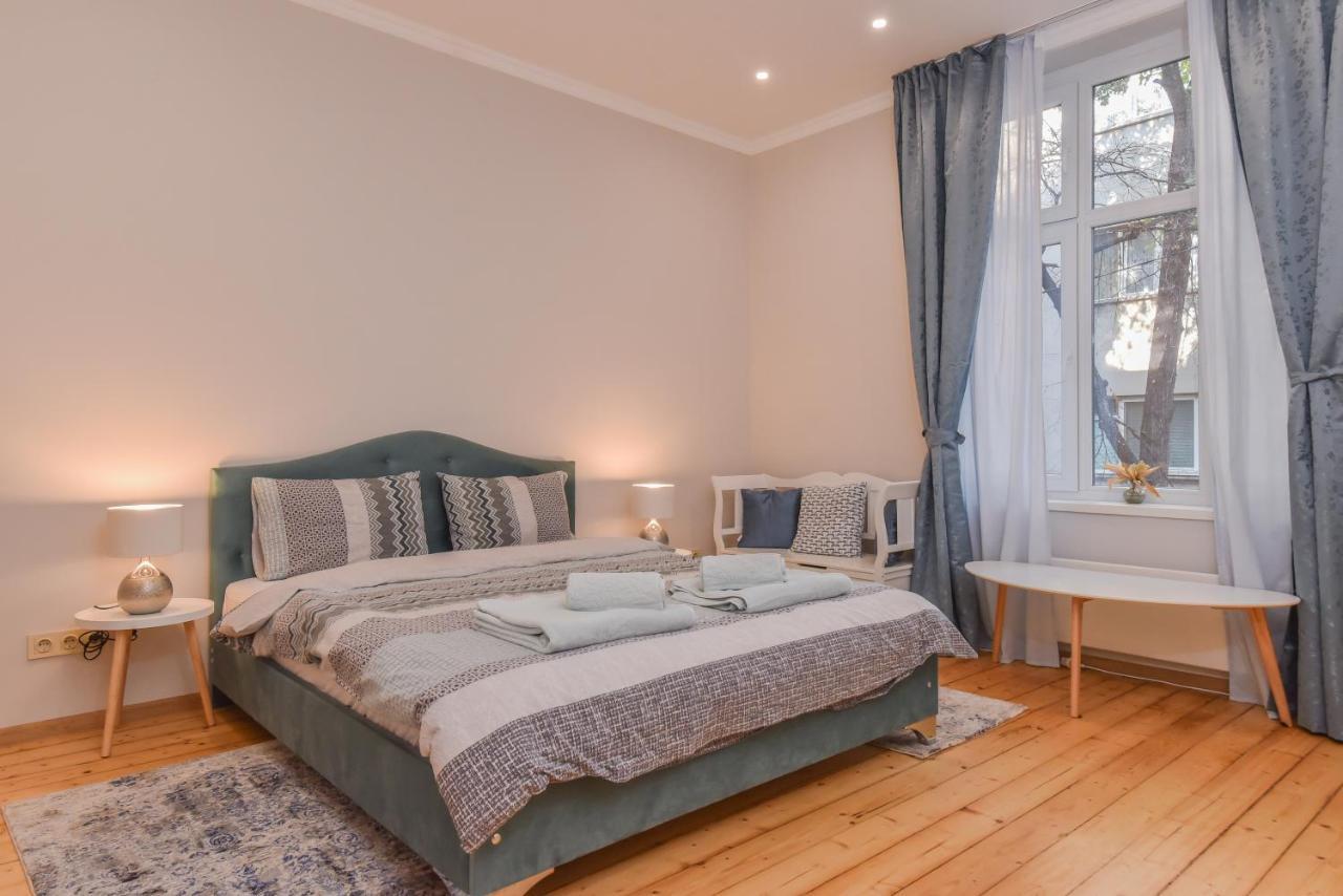 Spacious Vintage 2Br, 2Bath Apartment By Flat Mаnager Sofia Exterior foto